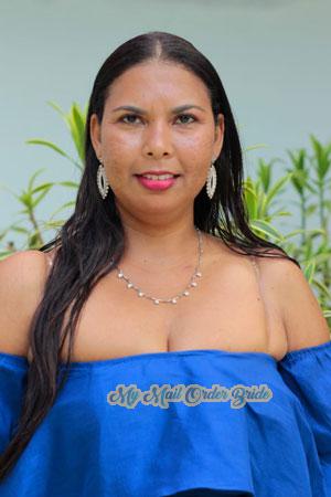 212404 - Zayda Age: 36 - Colombia
